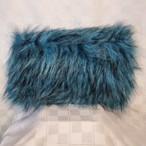 Donna Slayers Fabulous Fur Clutch - Picture 2 of 5